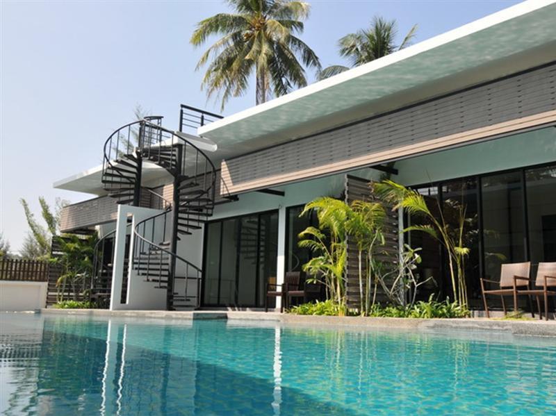 The Kris Condotel Bang Tao Beach  Buitenkant foto