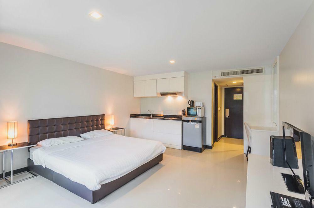 The Kris Condotel Bang Tao Beach  Buitenkant foto